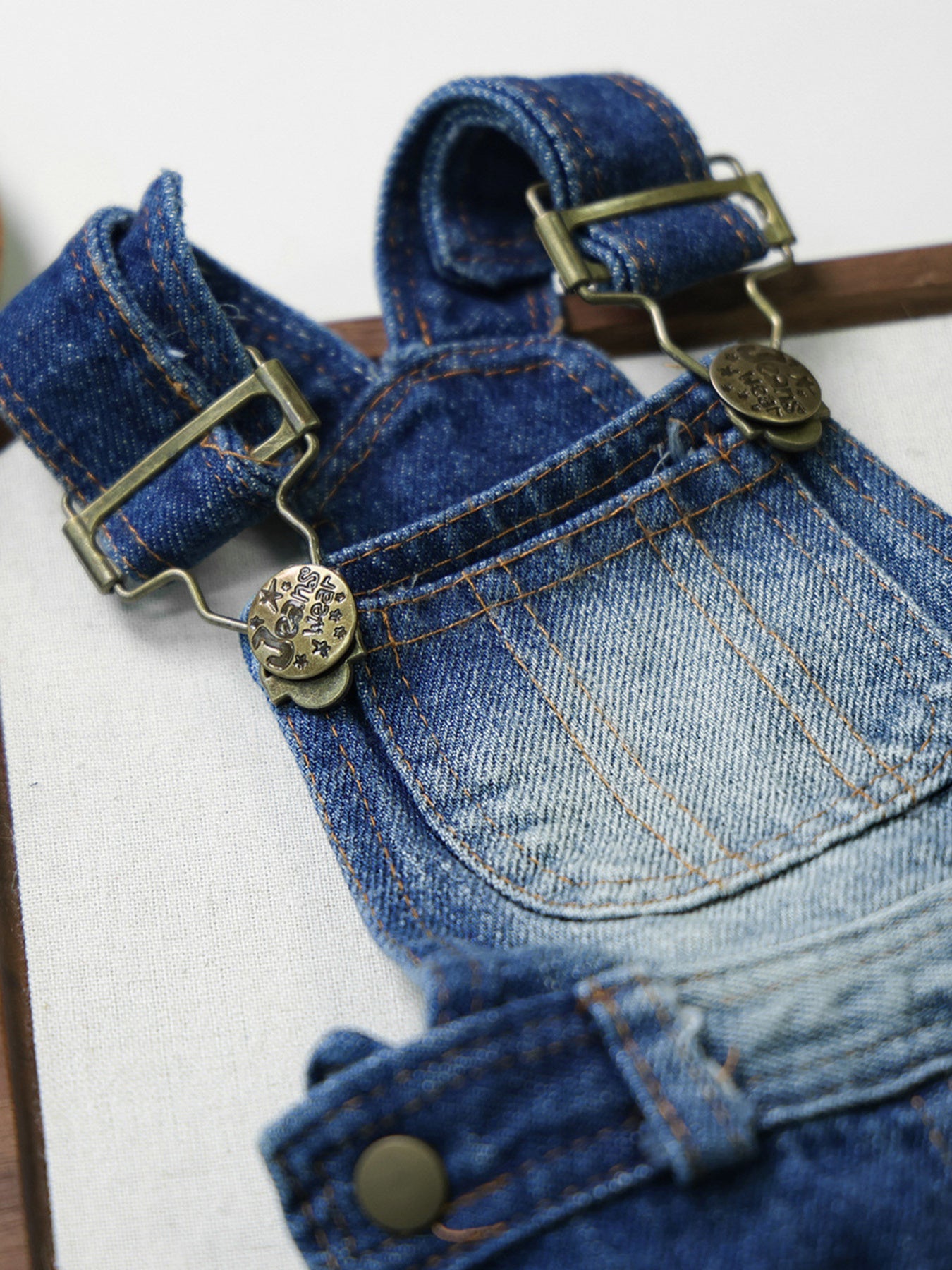 bc648f012e40402095adb1e0e7374087-Max